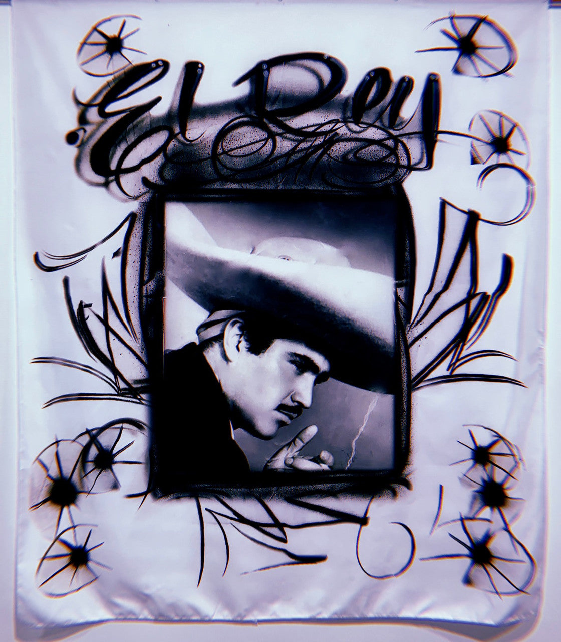 Chente 'El Rey' Airbrush Tapestry (White)