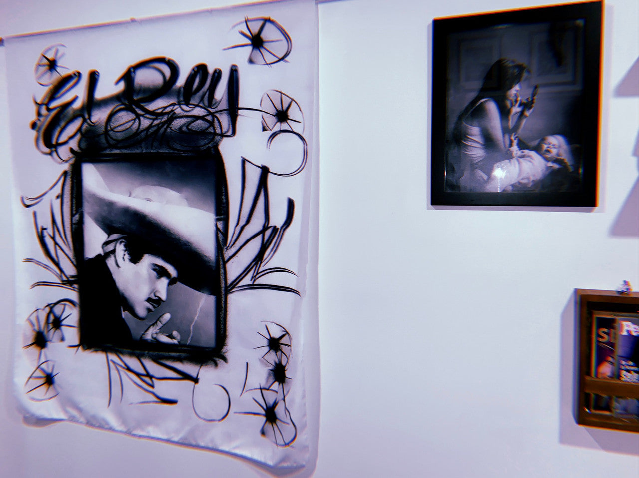 Chente 'El Rey' Airbrush Tapestry (White)