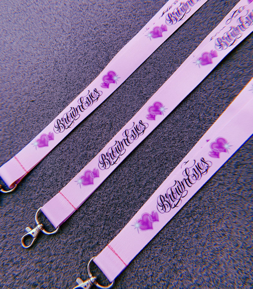 Brown Eyes Script Airbrushed Hearts Lanyard (Pink)