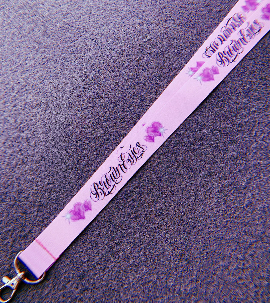 Brown Eyes Script Airbrushed Hearts Lanyard (Pink)