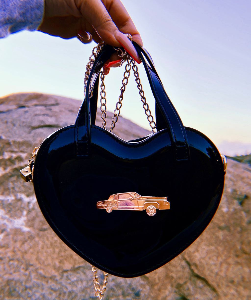 LIMITED EDITION Angel Baby Low Low Glossy Cross Body Chain Link Heart Handbag W/ 24K Solid Gold Dice Zipper Pull BLACK ((Limited Edition))
