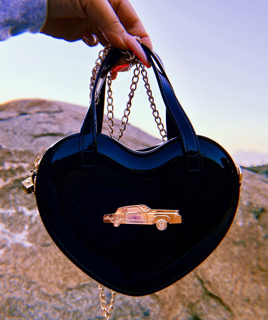 LIMITED EDITION Angel Baby Low Low Glossy Cross Body Chain Link Heart Handbag W/ 24K Solid Gold Dice Zipper Pull BLACK ((Limited Edition))