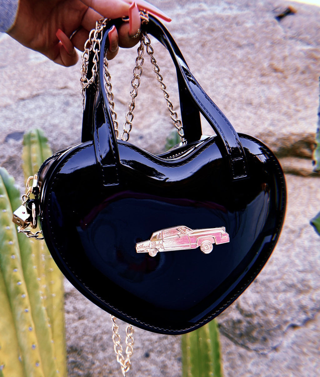 LIMITED EDITION Angel Baby Low Low Glossy Cross Body Chain Link Heart Handbag W/ 24K Solid Gold Dice Zipper Pull BLACK ((Limited Edition))