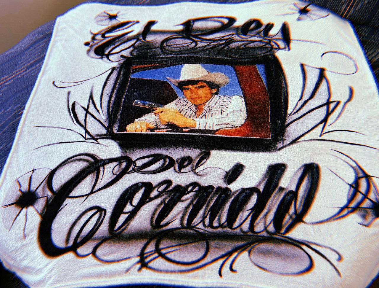 El Rey Del Corrido Airbrushed Fleece Blanket (White)