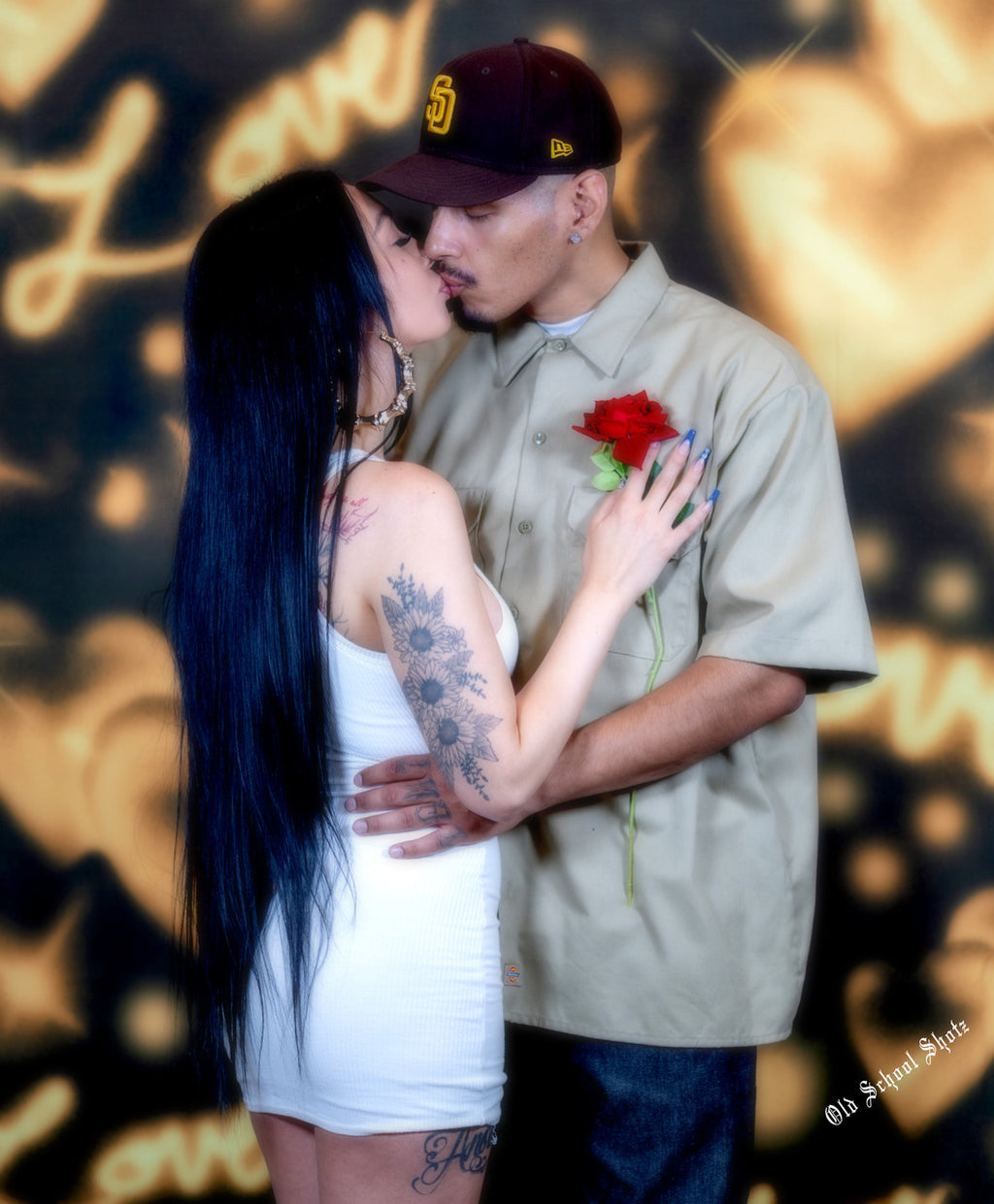 Early 2000s Y2K 'Teenage Love' Airbrush Glamour Shots 90s Backdrop (BROWN/GOLD) (Extra Large)