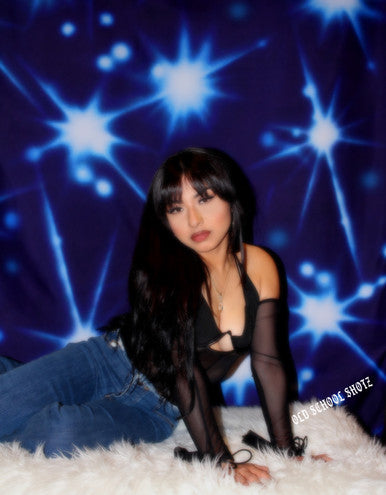 Glamour Shots Y2K 2000s 'Boogie Nights' Airbrush 90s Backdrop (Black/Blue) (Extra Large)