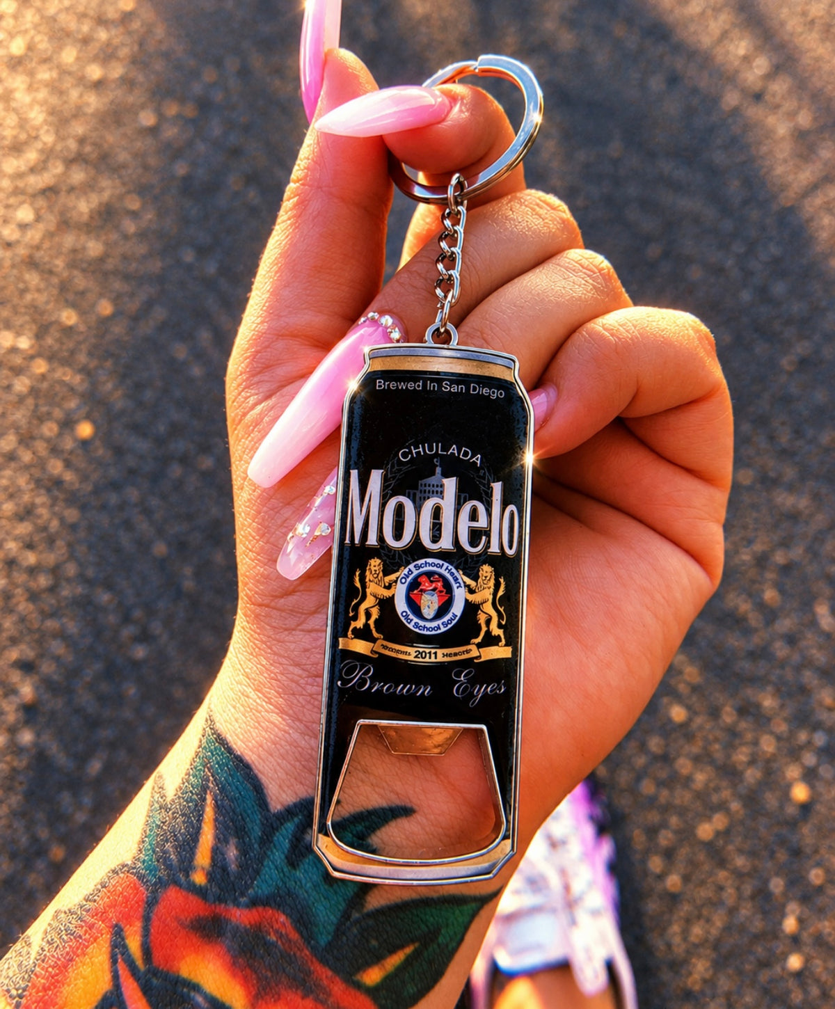Modelo Chulada 'BROWN EYES' Bottle Opener Keychain (BLACK)