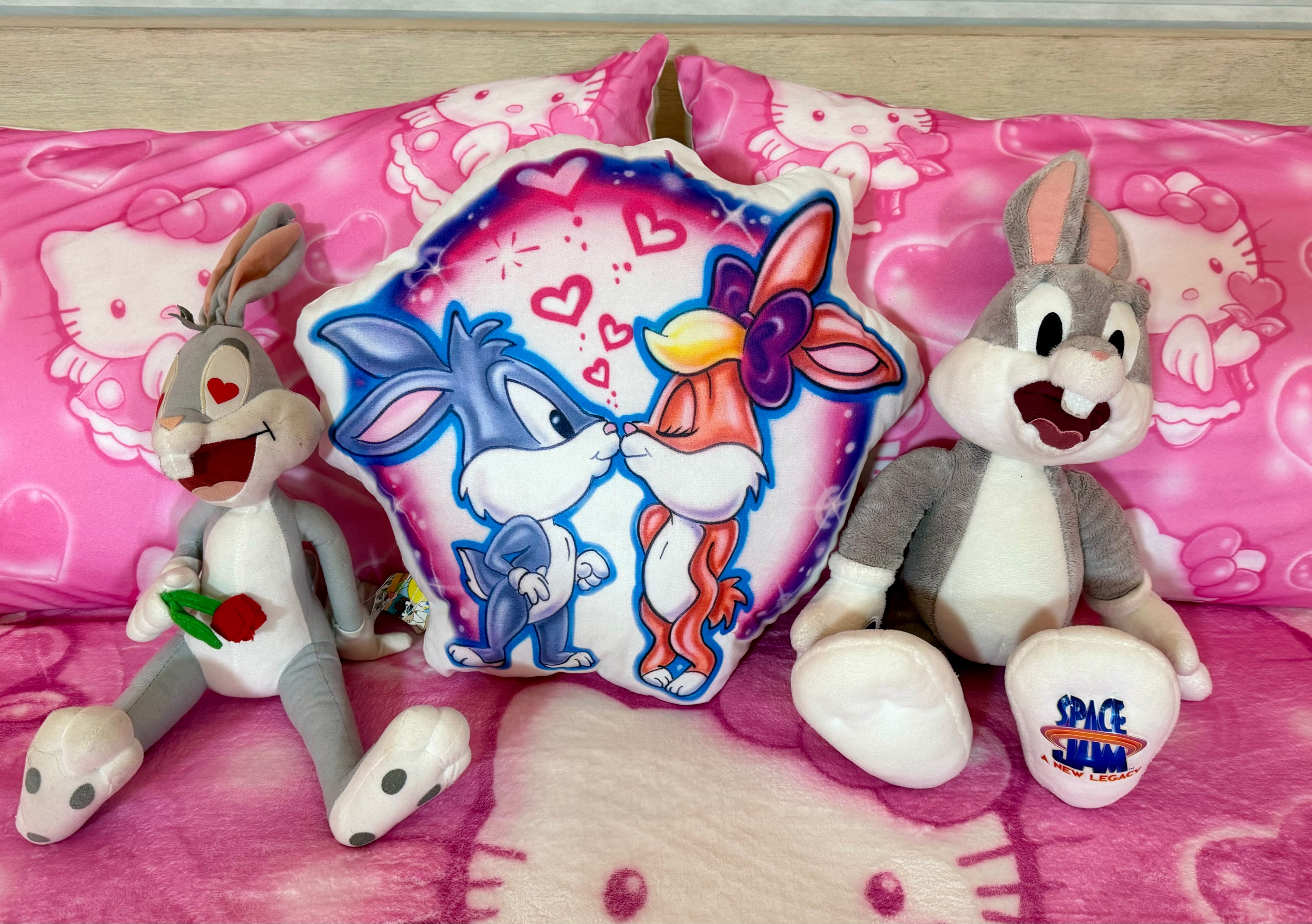 'CONFESSIN A FEELING' Airbrush Die Cut Decorative Pillow (Purple)