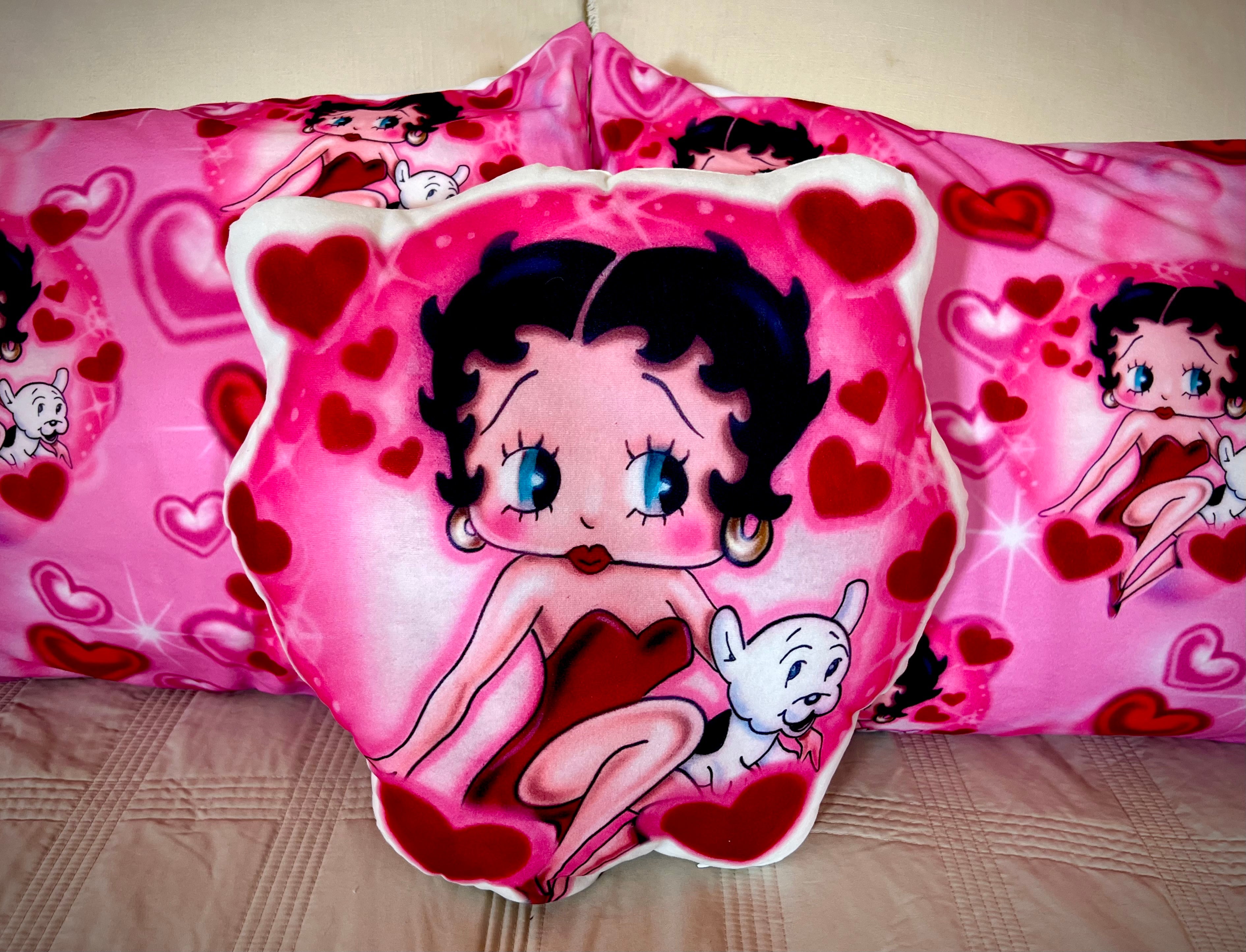 'BABYDOLL AT HEART' Heart Airbrush Die Cut Decorative Pillow (Pinks)
