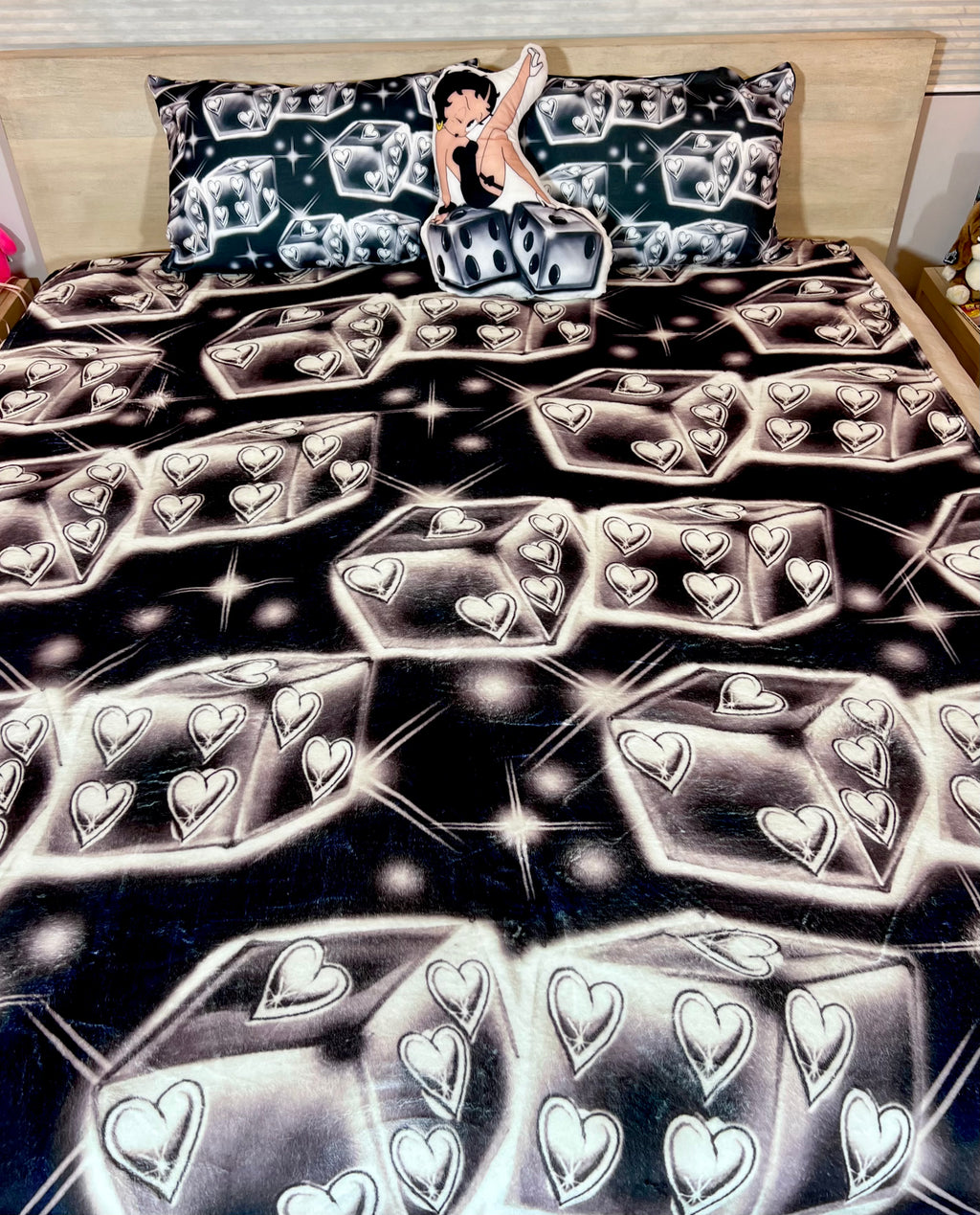 LIMITED EDITION EXTRA LARGE 'DON'T PLAY WITH MY HEART' Dice Airbrush Y2K Fleece Blanket (BLACK/WHITE) *Limited Edition
