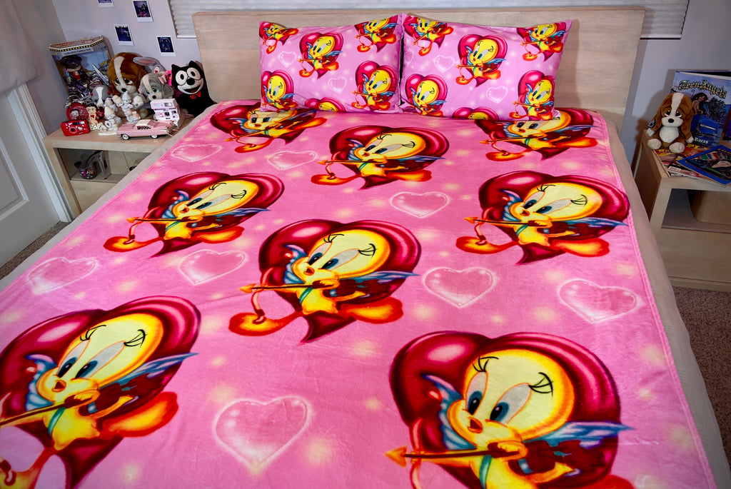 LIMITED EDITION EXTRA LARGE 'TWEETY LOVE' Hearts Airbrush Y2K Fleece Blanket (PINK) *Limited Edition