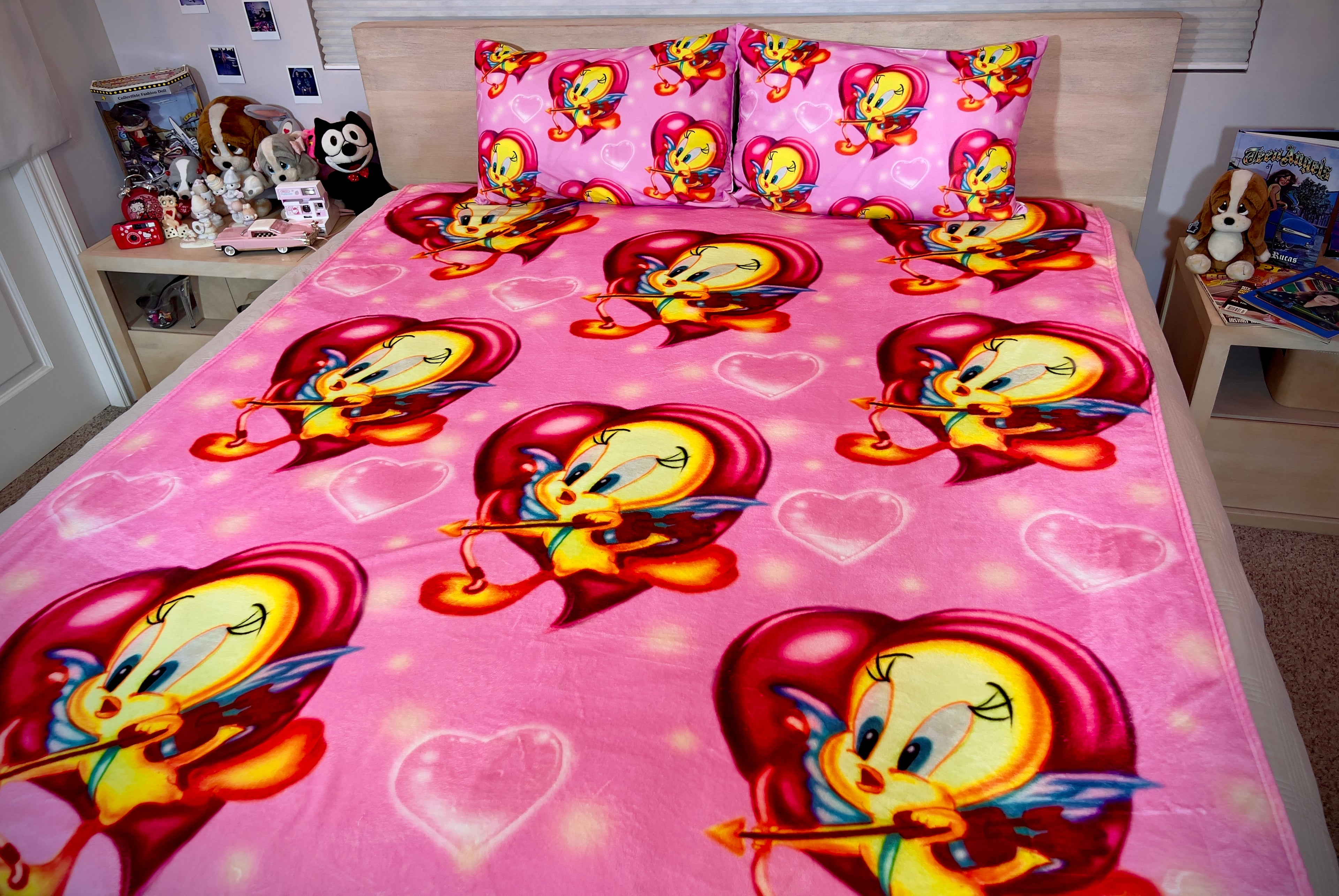 LIMITED EDITION EXTRA LARGE 'TWEETY LOVE' Hearts Airbrush Y2K Fleece Blanket (PINK) *Limited Edition