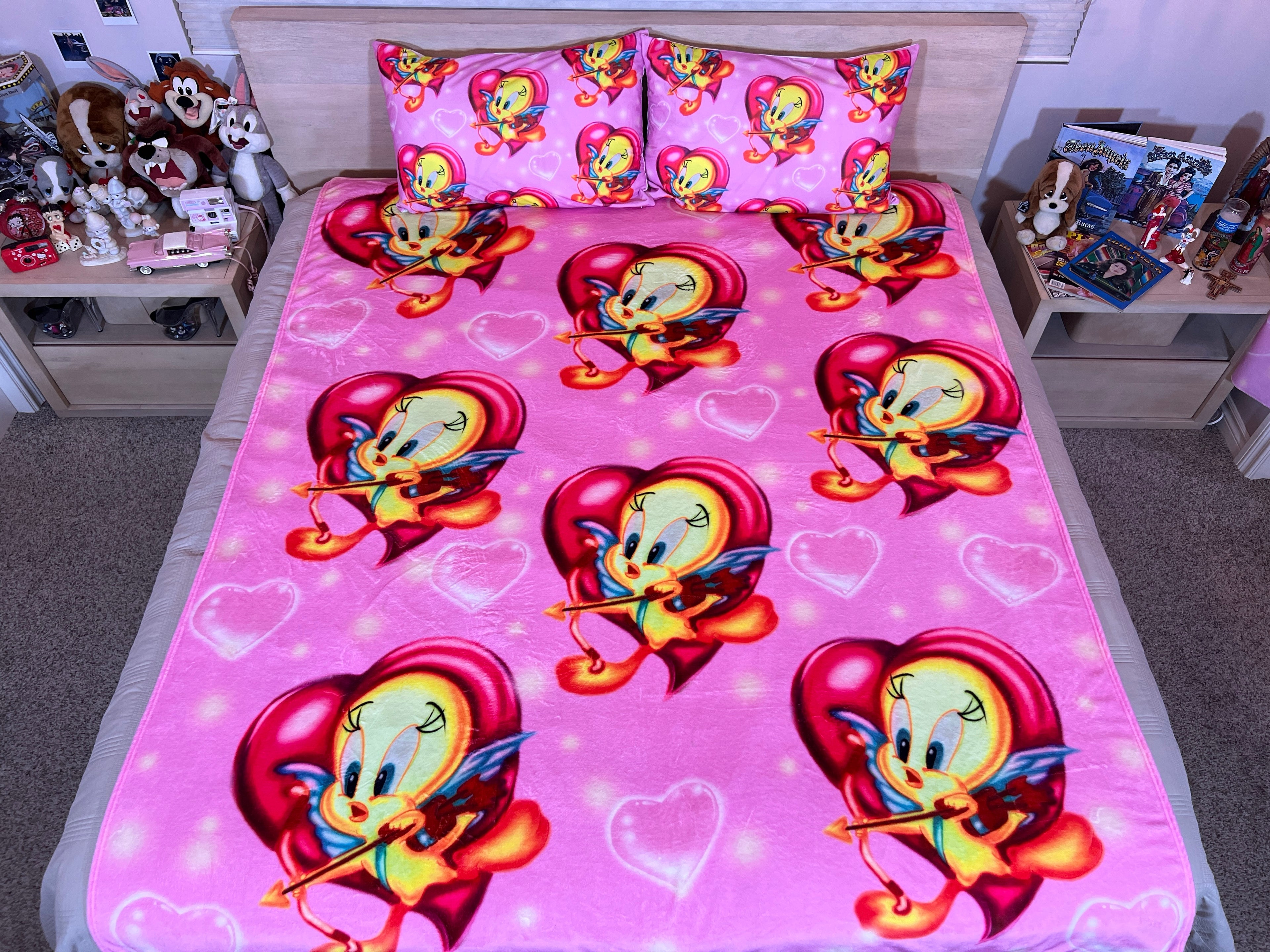 LIMITED EDITION EXTRA LARGE 'TWEETY LOVE' Hearts Airbrush Y2K Fleece Blanket (PINK) *Limited Edition