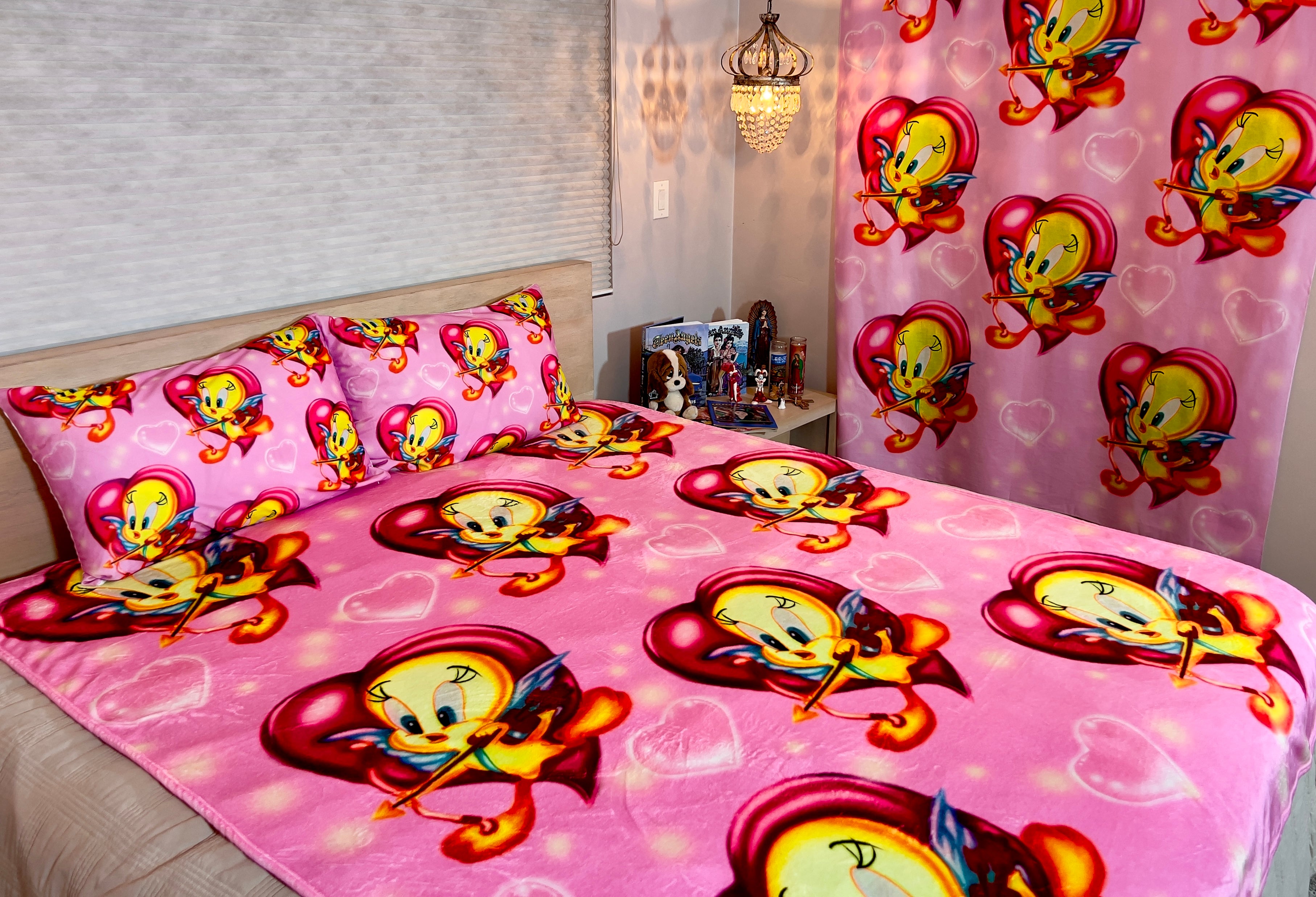 LIMITED EDITION EXTRA LARGE 'TWEETY LOVE' Hearts Airbrush Y2K Fleece Blanket (PINK) *Limited Edition