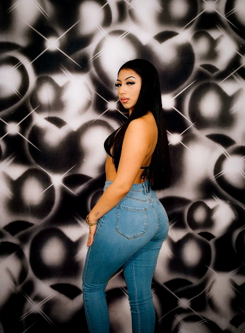 EXTRA EXTRA EXTRA XXX LARGE Y2K Early 2000s 'Hearts & Hynas' Glamour Shots Airbrush 90s Old School Backdrop (BLACK/WHITE) (XXXL) Exclusive/Limited Edition!!