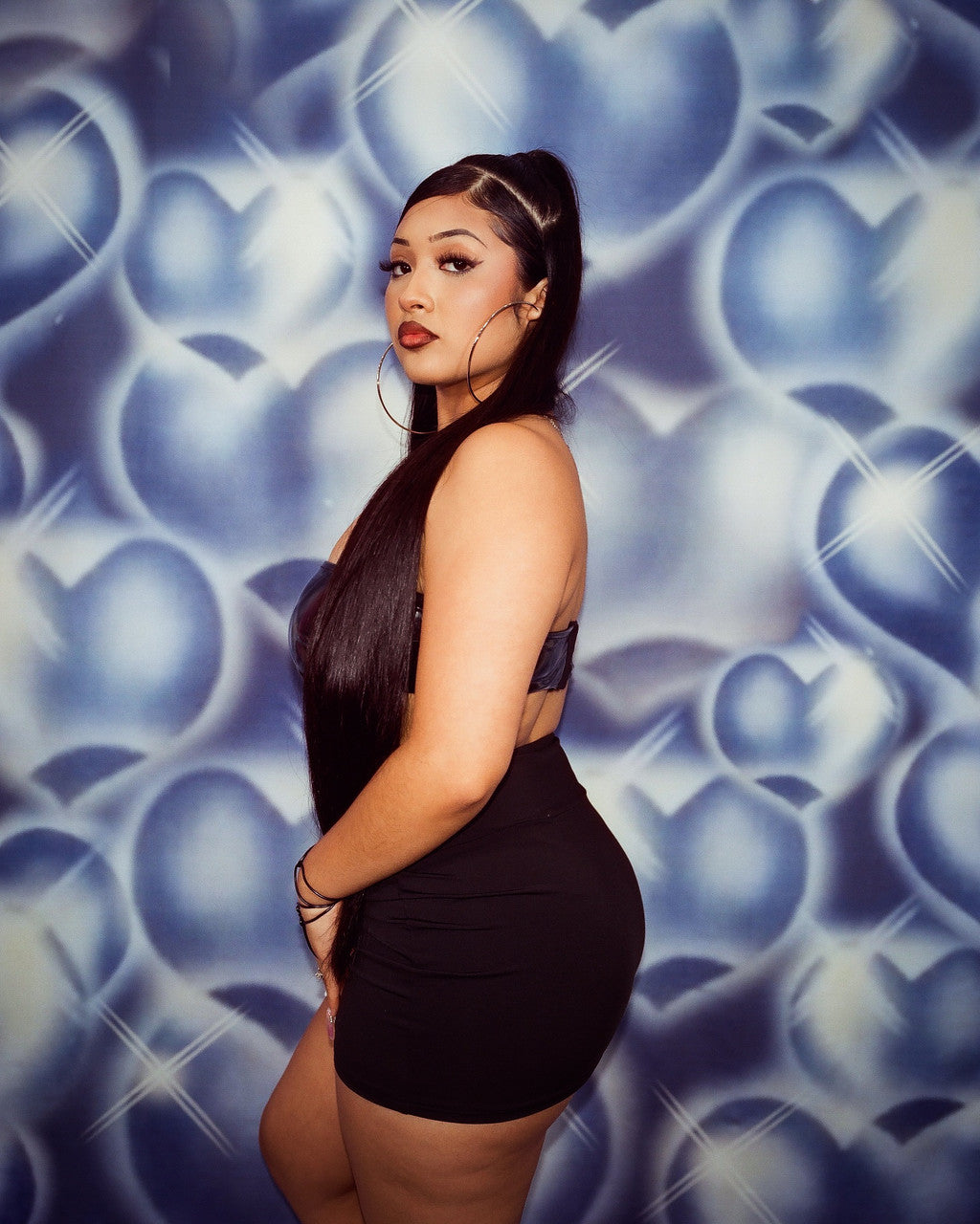 Hearts & Hynas Airbrushed Glamour Shot Backdrop (Silver/Blue) (Extra Large)