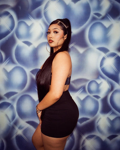 Hearts & Hynas Airbrushed Glamour Shot Backdrop (Silver/Blue) (Extra Large)