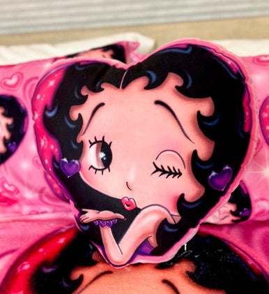 'PLAYGIRL AT HEART' Airbrush Heart Die Cut Decorative Pillow (Pinks)