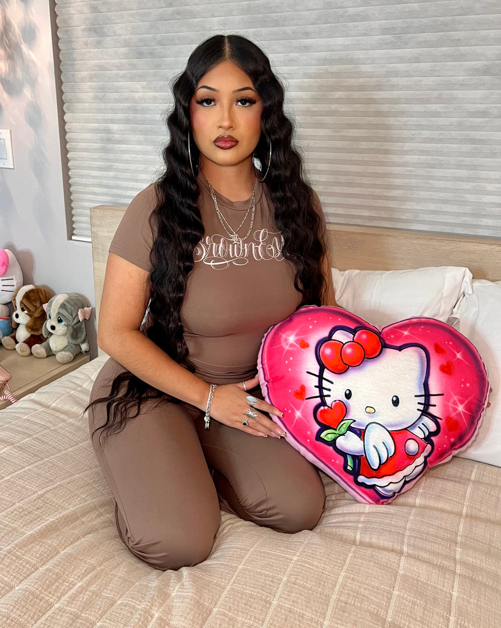 'ANGEL BABY MEOW' Heart Airbrush Die Cut Decorative Pillow (Pinks)