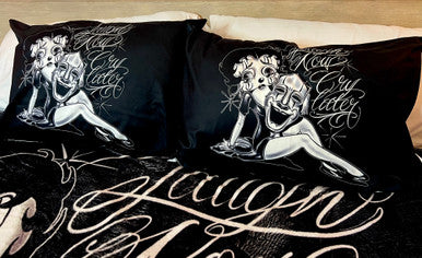 'LOOK OVER YOUR SHOULDER' Pillowcases (Set Of Two) *BLACK